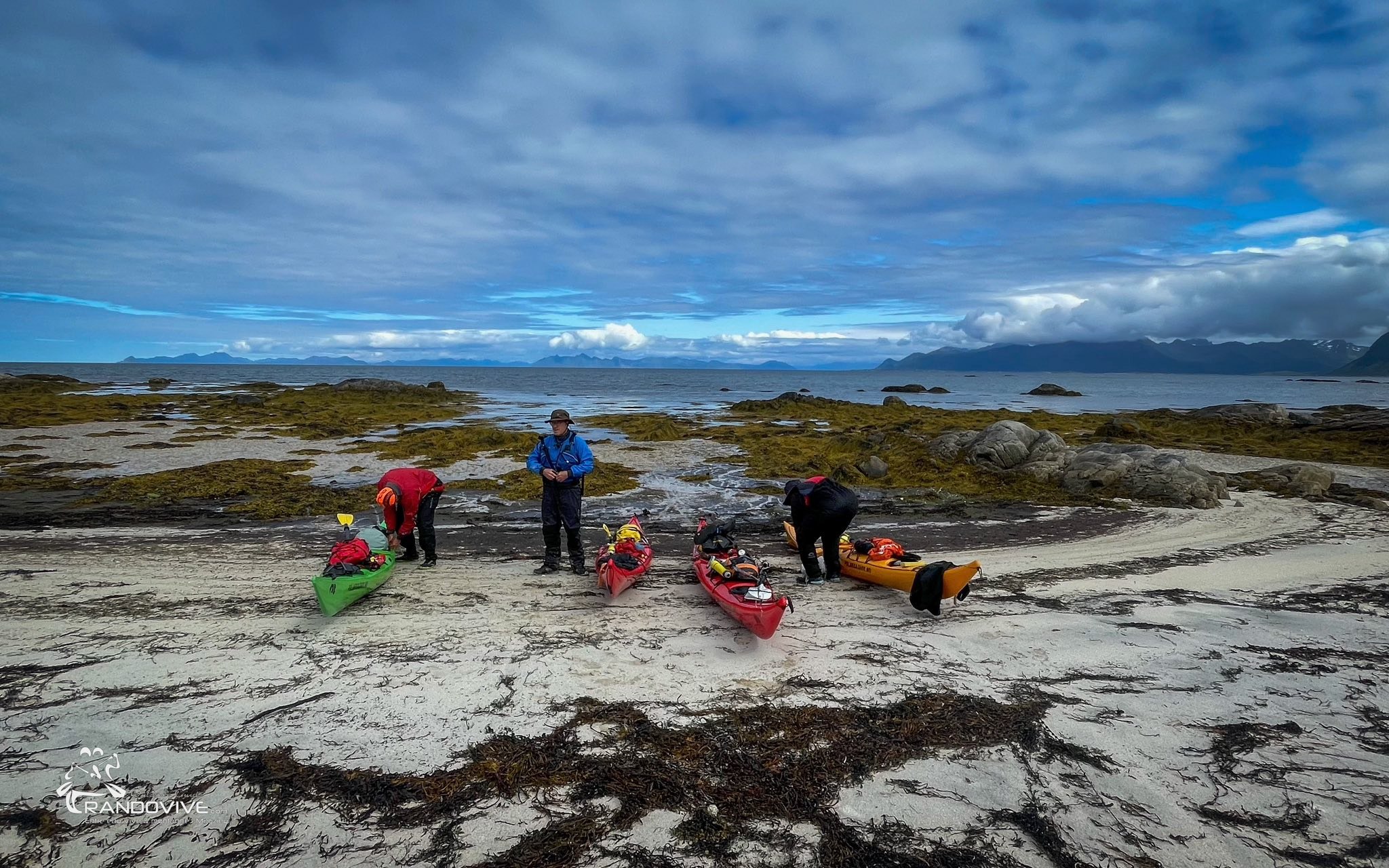 516603951_1569100384393396_505683942891586980_n